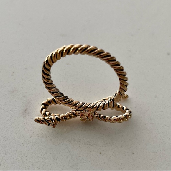 ✨FREE ADD ON✨ Bow ring - Picture 4 of 4